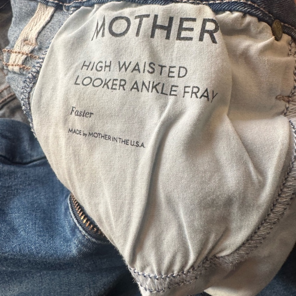 MOTHER High Waisted Looker Ankle Fray Jeans in Blue size 27 - Picture 2 of 7
